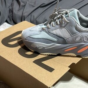 Yeezy 700